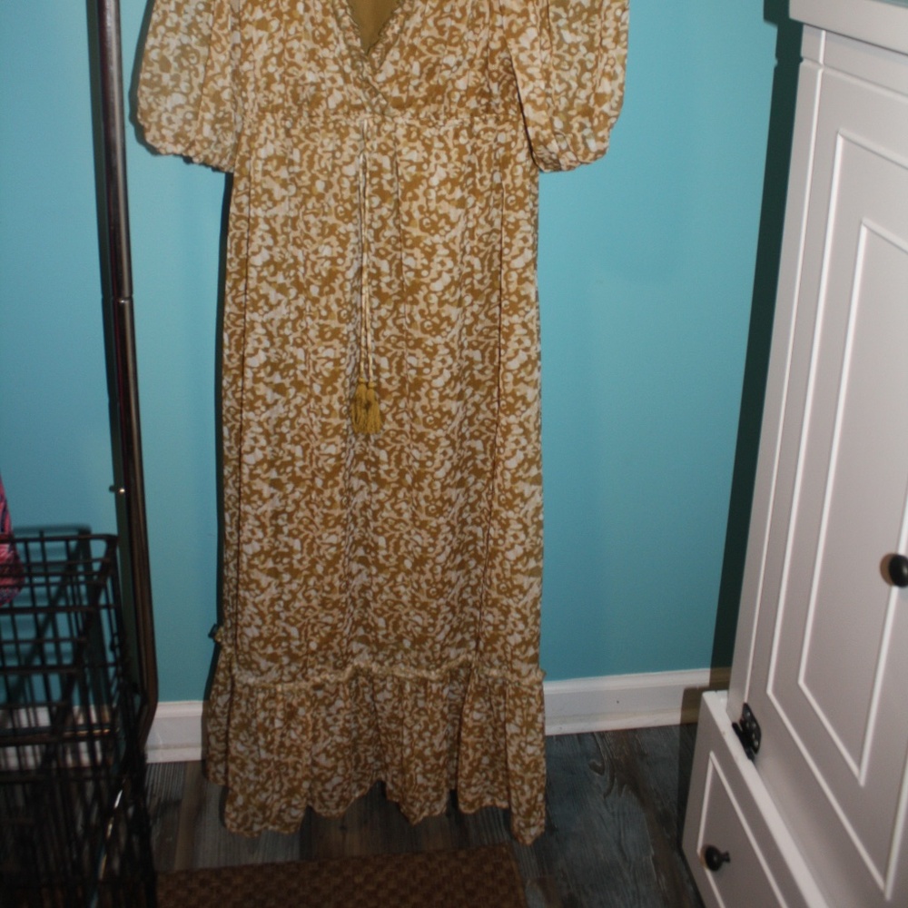 Long Dress light weight comfy and great with cowboy boots